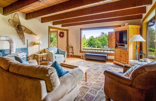 Langley House | Charming home on 2.58 acres near Langley with ocean view, deck & wood stove