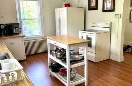 Claverack-Red Mills House | Charming home on acreage, 10 mins to Hudson