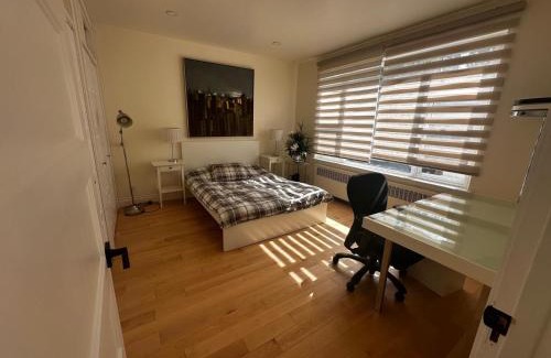 Cote-Des-Neiges—Notre-Dame-De-Grace Apartment | Charming Home Park View Family-Ready