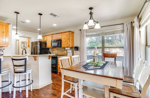 Weatherford House | Charming Home w/Chiminea in Weatherford!