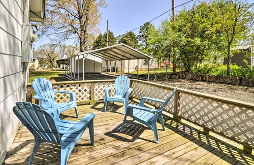 Higden House | Charming Home w/Porch: Walk to Greers Ferry Lake!