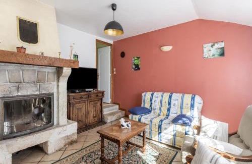 Montaigu-la-Brisette House | Charming Home with Orchard