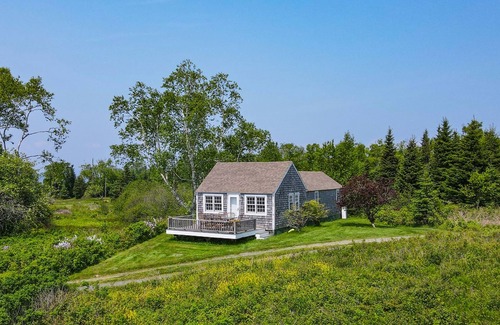 Knox County Cottage | Charming Honeymoon Cottage on 18-acre Wooster Farm owned by Frank Benson