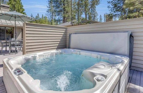 Deer Park House | Charming, Hot Tub, SHARC, A/C