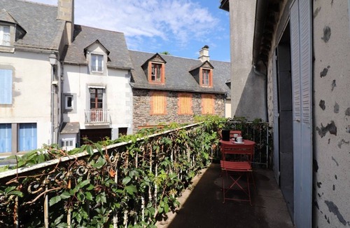 Anglards-de-Salers Cottage | Charming House Near Salers with Parking, Balcony, and Modern Amenities