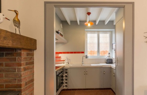 Saint-Pair-sur-Mer Cottage | Charming house with enclosed garden, WiFi, pets allowed, and parking