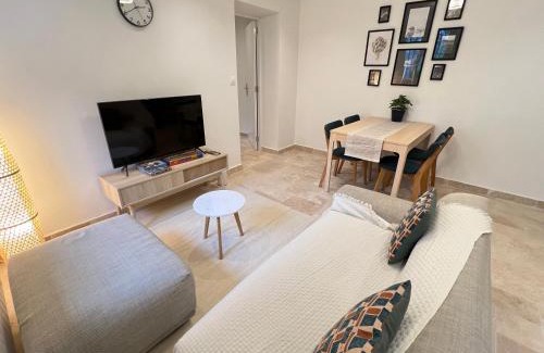 Arcueil Apartment | Charming house 2BR, 100m to RER B Laplace station