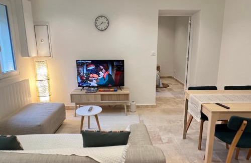 Arcueil Apartment | Charming house 2BR, 100m to RER B Laplace station