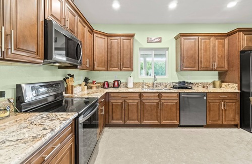Sunrise Manor House | Charming House 3 Bed 2 Bath 10 Minutes Off The Strip