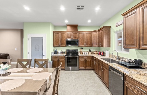 Sunrise Manor House | Charming House 3 Bed 2 Bath 10 Minutes Off The Strip