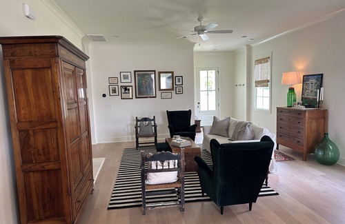 Oxford House | Charming House at The Lamar, 4 bed, 3 bath! NEW RENOVATION!
