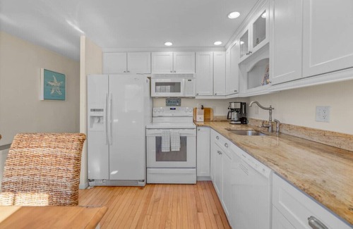 South Yarmouth House | Charming House by the Beach with Patio, Grill, FirePit