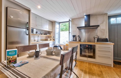 La Flotte Ski Chalet | Charming house for 2 - 500m from the beach