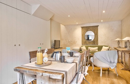 La Flotte Ski Chalet | Charming house for 2 - 500m from the beach