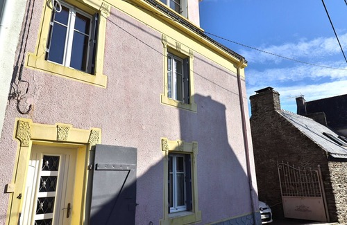 Groix House | Charming House for 8 pers. 500m from Beach with Garden & BBQ