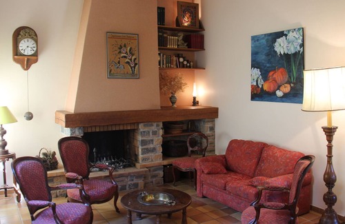 Charmes-sur-Rhone Villa | Charming house, spacious, quiet, large garden, swimming pool, classified 4 stars