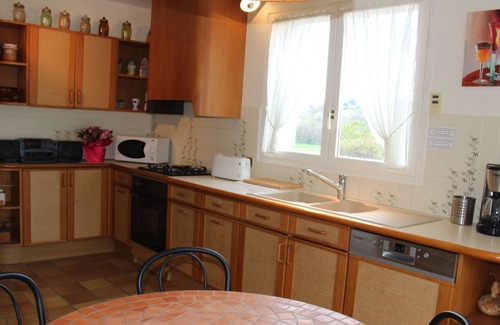 Charmes-sur-Rhone Villa | Charming house, spacious, quiet, large garden, swimming pool, classified 4 stars