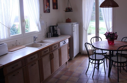 Charmes-sur-Rhone Villa | Charming house, spacious, quiet, large garden, swimming pool, classified 4 stars