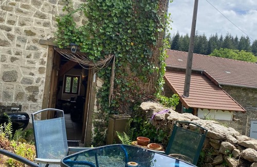 Nedde House | Charming house in a peaceful setting very close to Lac de Vassivière