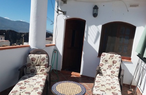 Lanjaron House | charming house in historic spa town picturesque plaza/poolsWIFIAlpujarras Grana