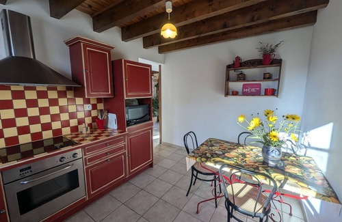 Langres Cottage | Charming house in Langres with Wi-Fi and parking