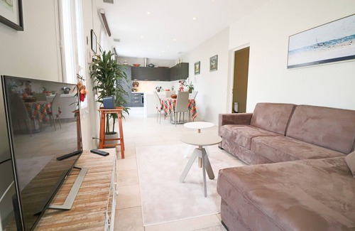 Juan-les-Pins Villa | Charming house jacuzzi beaches