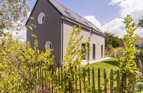 Portbail Cottage | "Charming House Near Beach, Ideal for Families & Pets, Fully Equipped & Inclusive Services"