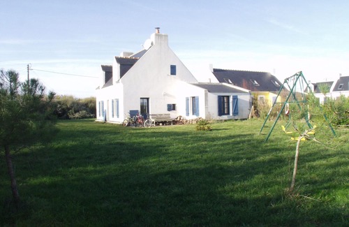 Sauzon House | Charming House Near Donnant Beach - Sleeps 7, Pet-Friendly, No TV, Non-Smoking