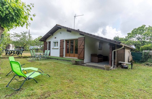 Mimizan House | Charming House Near Lake & Ocean, Ideal for 4 with Garden, WiFi, Close to Shops & Activities