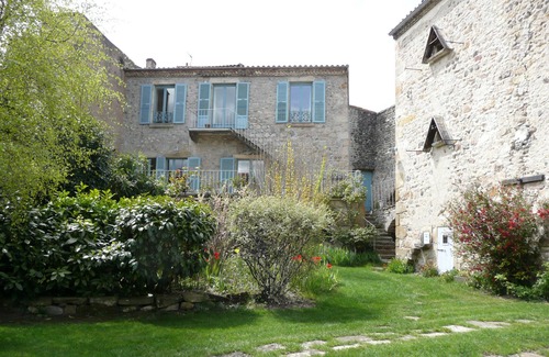 Parent House | Charming house on the banks of the river Allier.