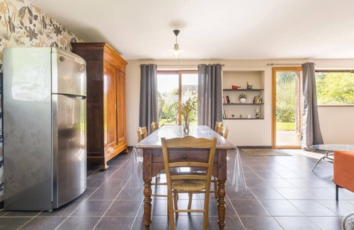 Isigny-le-Buat Cottage | Charming House with Garden and Parking in Isigny-le-Buat