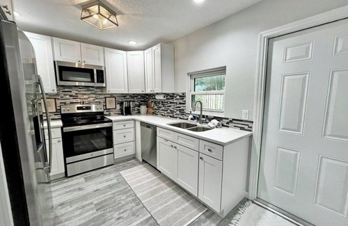 St. Augustine South House | Charming house with free WiFi, AC min from hospital min from historical downtown