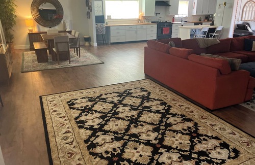 Midland House | Charming house with AC, WiFi in wonderful Midland