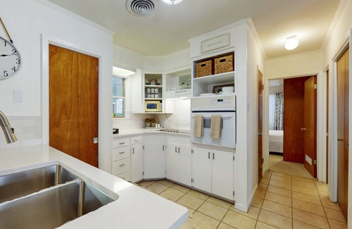 Rockport House | Charming house with backyard, patio, fire pit & game room with foosball table