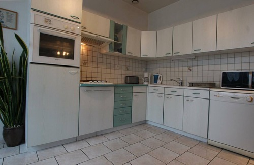 Notre-Dame-du-Touchet Cottage | Charming House with Fireplace, Garden, and BBQ - Sleeps 8 in Peaceful Countryside