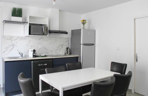 Ivry-port Apartment | Charming house with an outdoor terrace