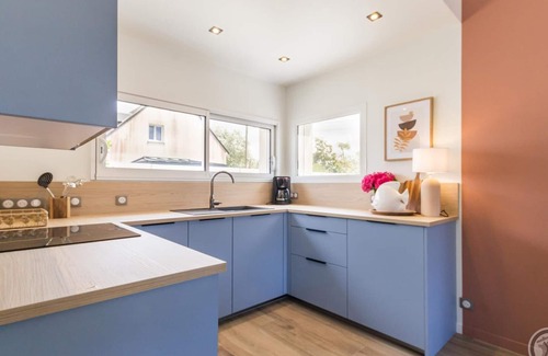 Portbail Cottage | Charming house with garden, close to beach, pets allowed, internet, parking