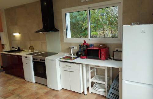 Leon House | Charming house with garden and terrace