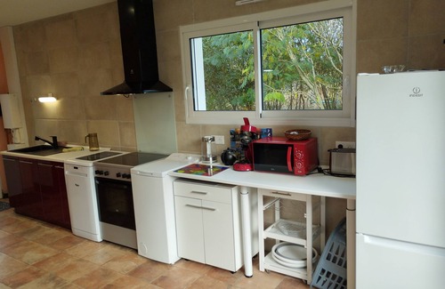 Leon House | Charming house with garden and terrace