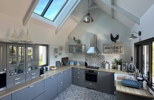 Bangor House | Charming house with stone outbuilding close to the beaches of the Côte Sauvage.