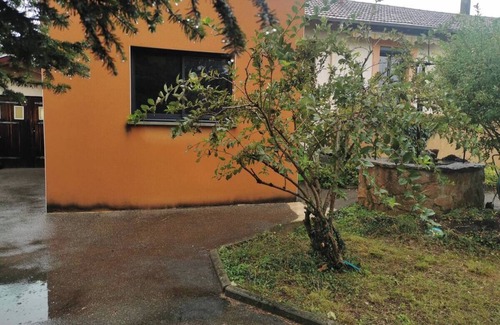 Meyzieu Nord Ouest House | Charming house within walking distance of Grand-Large and all amenities