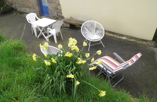 Bazouges-la-Perouse House | Charming independent country cottage with large space