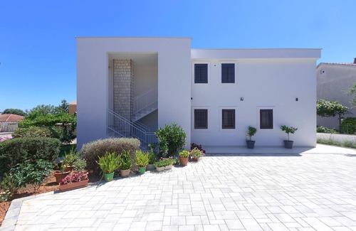 Valdebek House | CHARMING ISTRIAN CASA MAGNA WITH POOL AND GREEN GARDEN