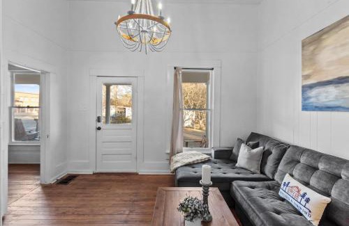 Mooringsport House | Charming Ivy Street House