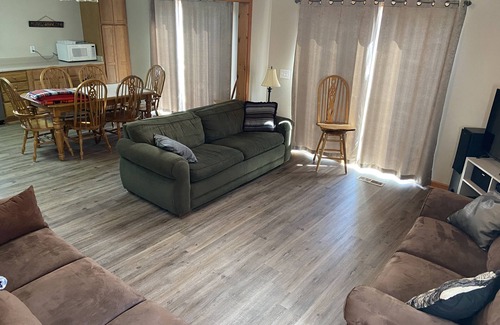Burkesville Ski Chalet | Charming 'J's Chalet' @ Dale Hollow Lake (Sulphur Creek Marina)