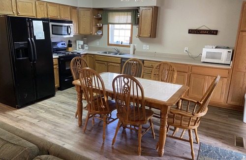 Burkesville Ski Chalet | Charming 'J's Chalet' @ Dale Hollow Lake (Sulphur Creek Marina)