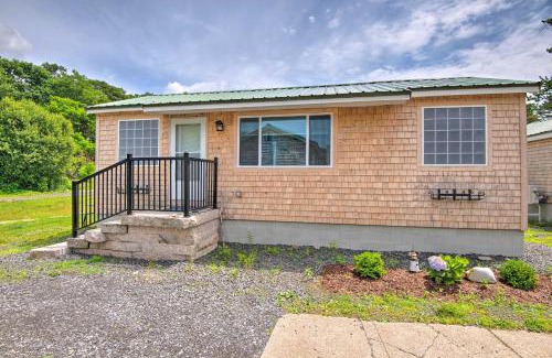 Kennebunk House | Charming Jacuzzi-Suite - Walk to Parsons Beach!