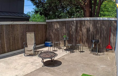 Norris Square Apartment | Charming Jawn in fabulous Fishtown with W/D, AC, Private Patio, and fast WiFi