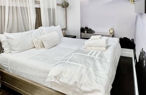 Inner Richmond House | Charming King Newly Remodeled Studio Surrounded by Hundreds of Restaurants