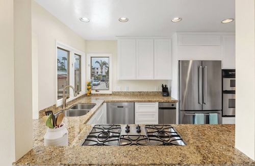 Village of La Jolla Condo | Charming La Jolla Village Getaway - Steps to Beach